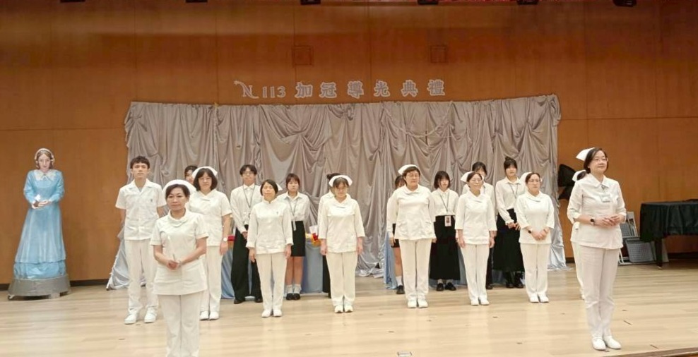 加冠導光師長--new.jpg