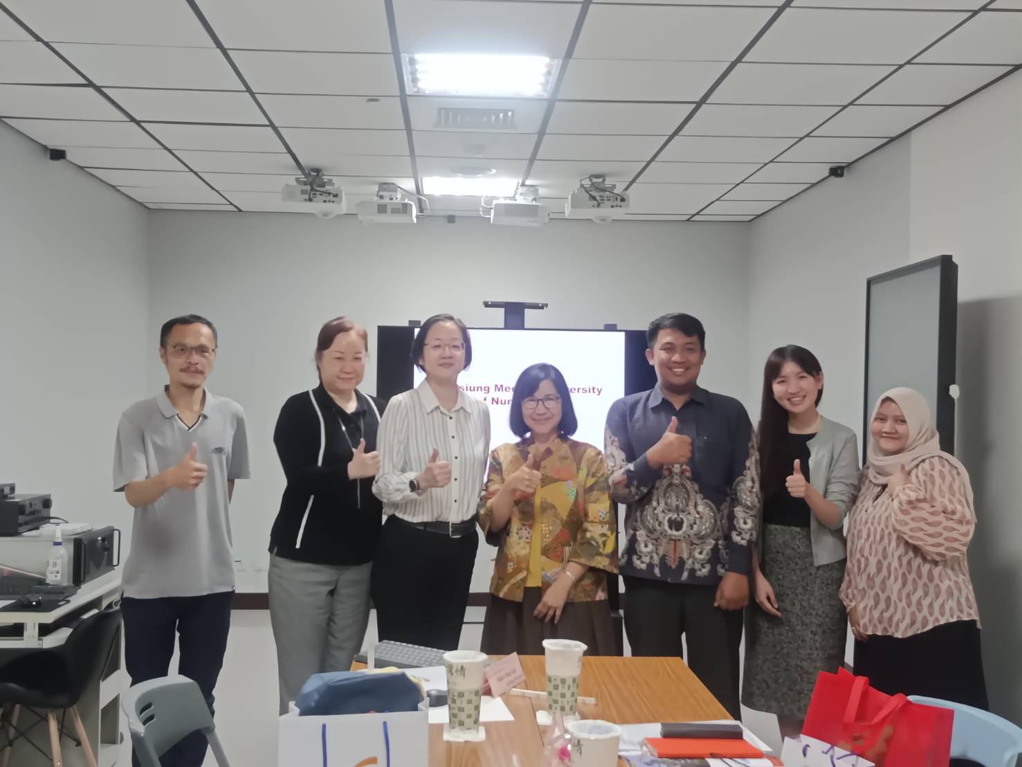 雙方代表合照jpg