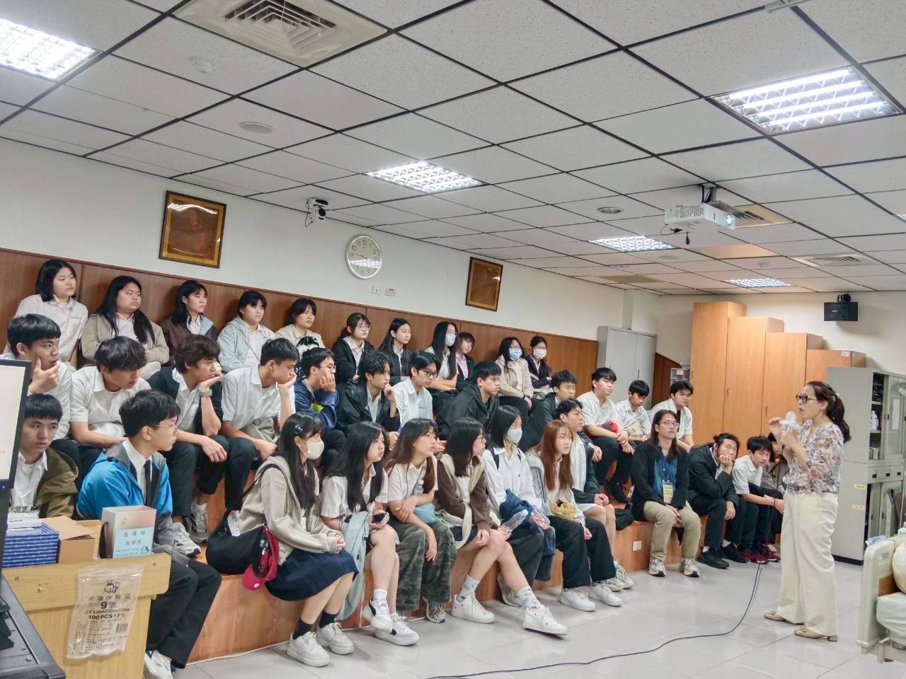 LINE ALBUM 2026.3.5和平高中招生 260305 3